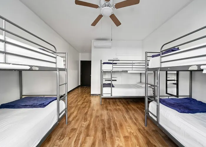 Samesun Hollywood Hotel & Hostel